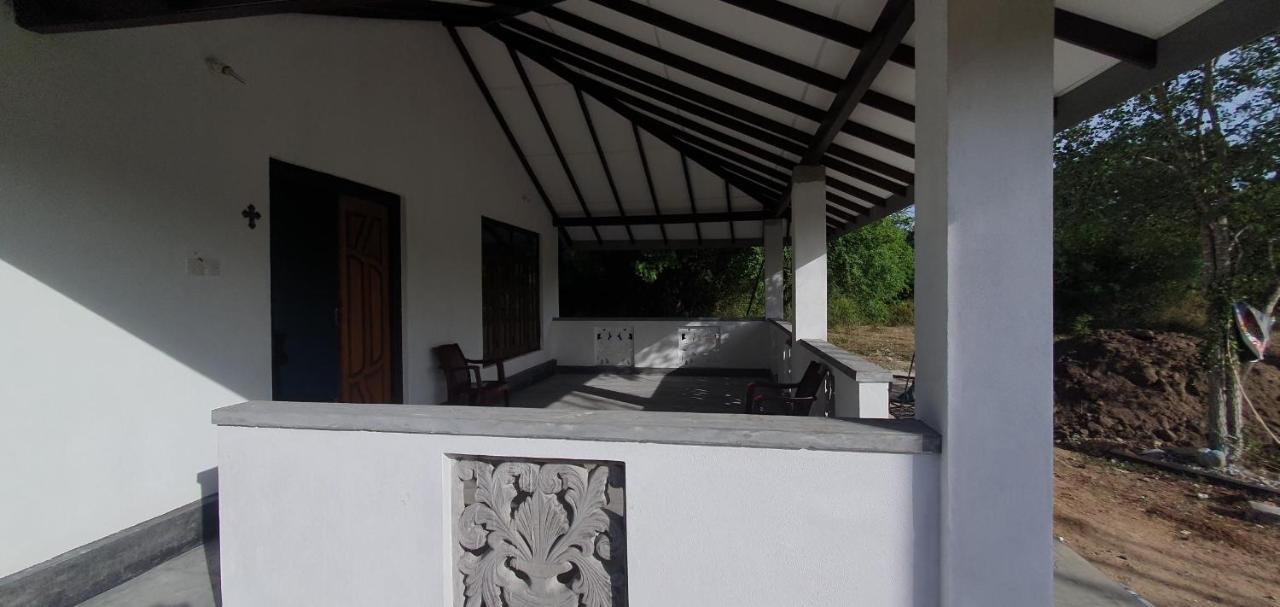 La Felicita Bed and Breakfast Mannar Eksteriør billede
